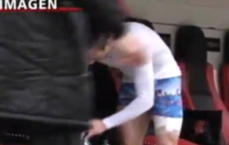 N-o să-ţi vină să crezi! Ghici ce fotbalist celebru poartă chiloţi cu desene! | VIDEO