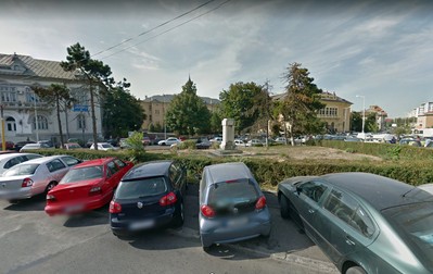 Terenul pe care acum se construiește blocul fotografiat în 2011