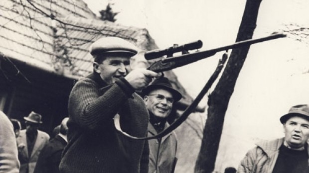 Nicolae Ceaușescu, la o partidă de vânătoare