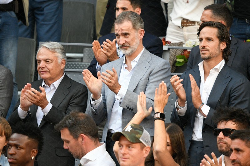 Regele Spaniei, Felipe (în centru), a asistat la duelul Nadal-Alcaraz de la Madrid