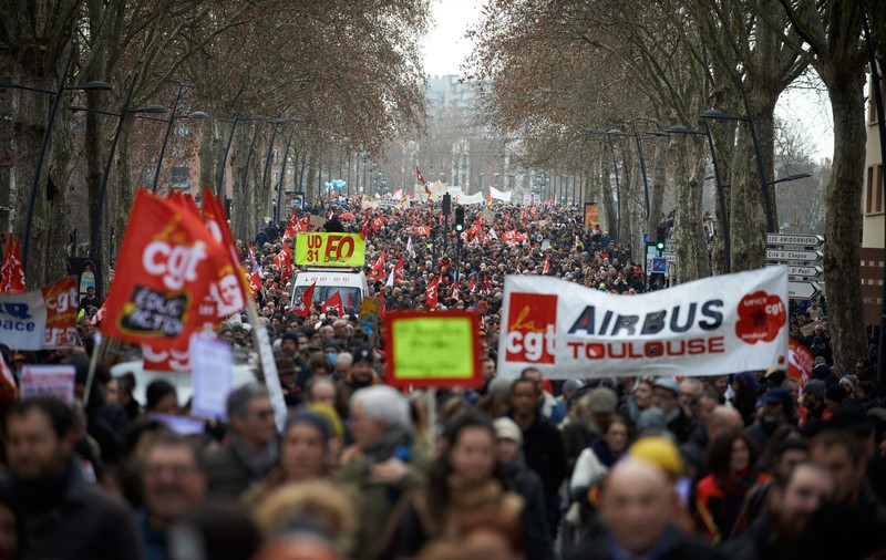 Sindicatele din Franța organizează azi noi proteste, în tentativa de a opri revizuirea sistemului de pensii