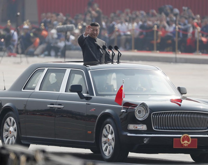 Defilare grandioasă la Beijing. China sărbătorește 70 de ani de comunism, în timp ce la Hong Kong se cere mai multă democrație