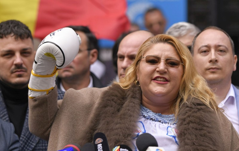 Diana Şoşoacă spune că i-a scris lui Donald Trump să nu recunoască alegerile prezidenţiale, după ce a fost respinsă de BEC