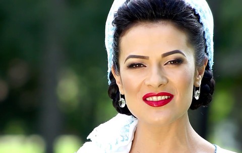 Imagini cu vila de la țară a Olguței Berbec. Conacul artistei de muzică populară impresionează prin aspectul elegant
