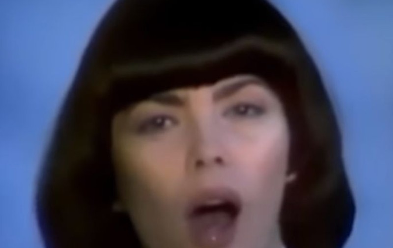 Mireille Mathieu, neschimbată la 72 de ani. Cum arată una dintre cele mai mari cântărețe din Franța | FOTO & VIDEO