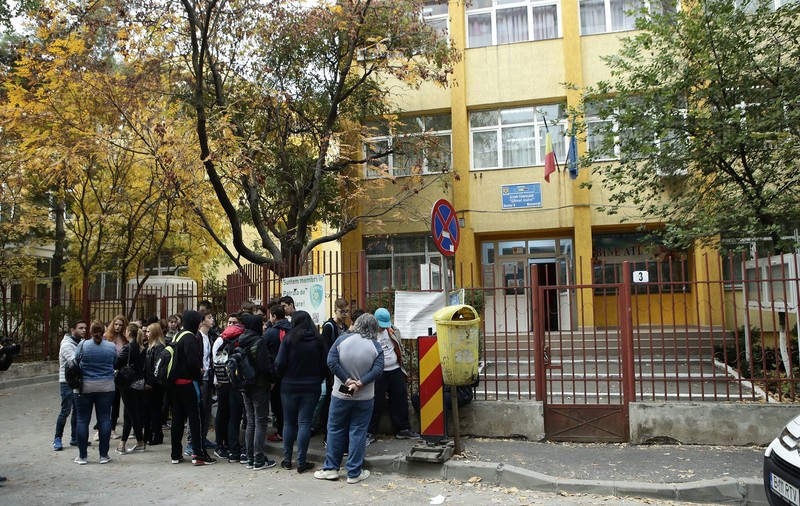 Mai puține ore la școală! Cât ar urma să învețe școlarii, potrivit unui proiect al fostului ministru Liviu Pop