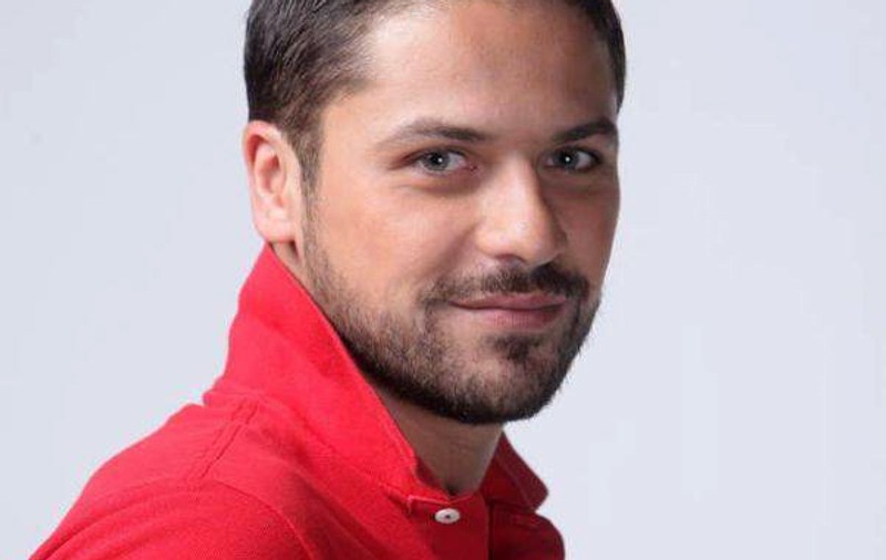 De când este SINGUR, Augustin Viziru SE SIMTE ASALTAT DE FEMEI