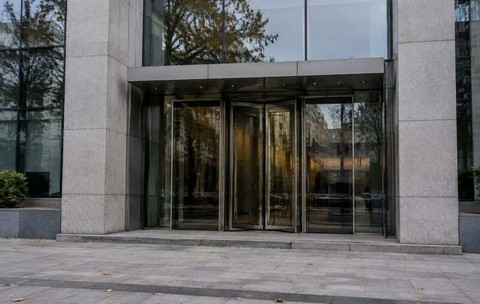 Câștigurile bursiere din 2026 se impozitează cu 3%, 6% sau 16%. Când se adaugă contribuția de sănătate