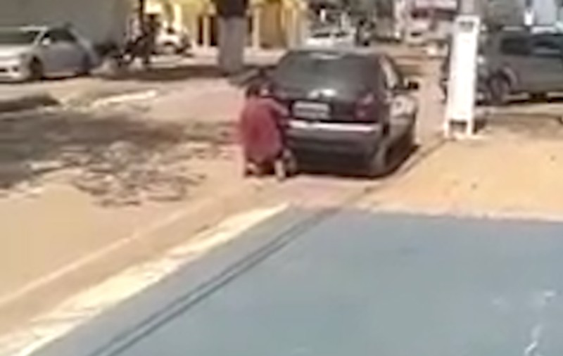 Tânăr omorât de propria mașină