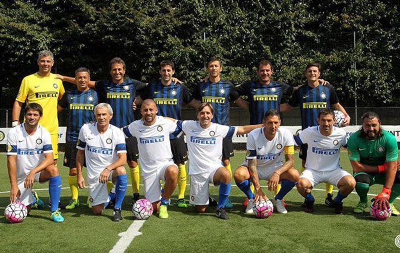 Cristi Chivu, la retragerea din fotbal a lui Diego Milito. Interul din 2010 s-a reunit la ordinul ”Principelui” / GALERIE FOTO