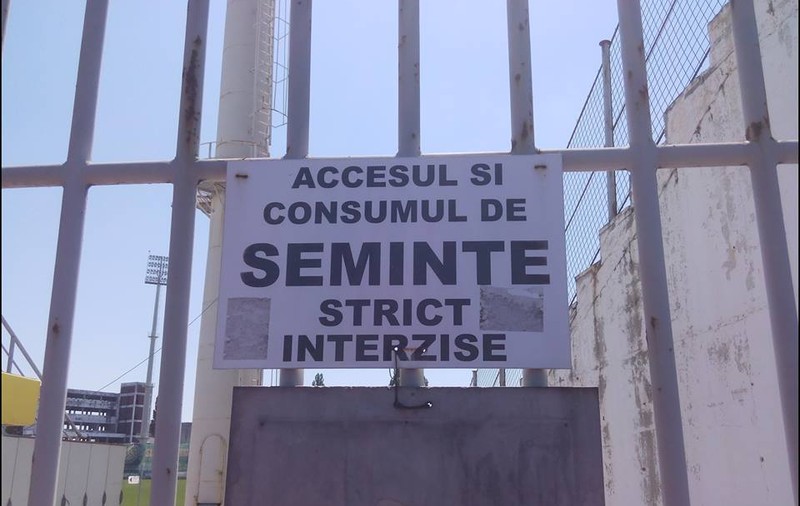 Consumul de semințe, interzis pe stadionul ”Tineretului” din Brașov