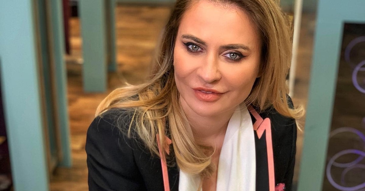 Adina Buzatu