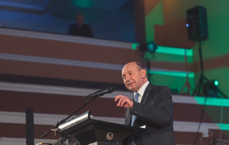 Traian Băsescu atacă intenția de desființare a Secției Speciale. „Predoiu face ce ştie el mai bine: slugăreşte şi el puţin”
