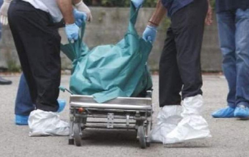 Un tânăr român s-a sinucis în Italia. Bărbatul a fost găsit mort de soția lui