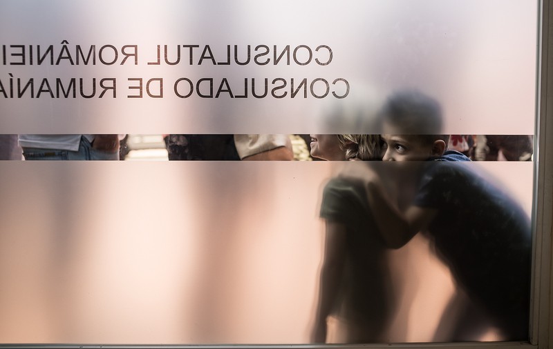 În diaspora au suferit și votanții, și oamenii din consulate! În Almería, românii au votat în trei ore și jumătate pentru alegerile din România și în 10 minute pentru “localele” din Spania!