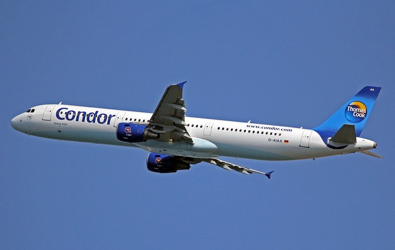 Un avion a trebuit să aterizeze de urgență din cauza unei cafele răsturnate peste panoul de bord