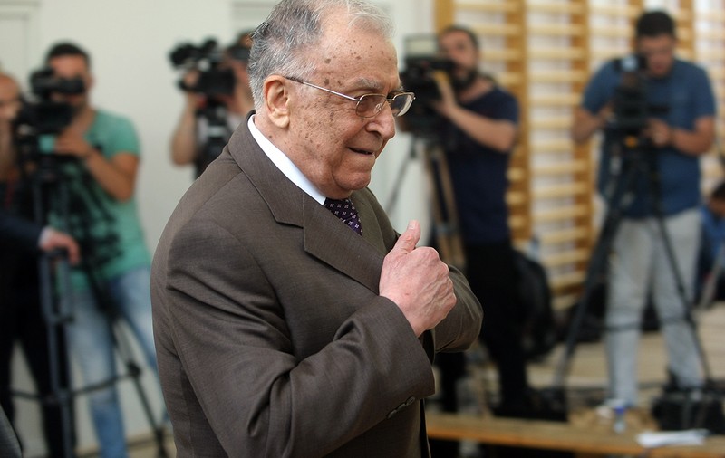 Fostul preşedintele Ion Iliescu a cerut urna mobilă, pentru a vota la alegerile prezidenţiale
