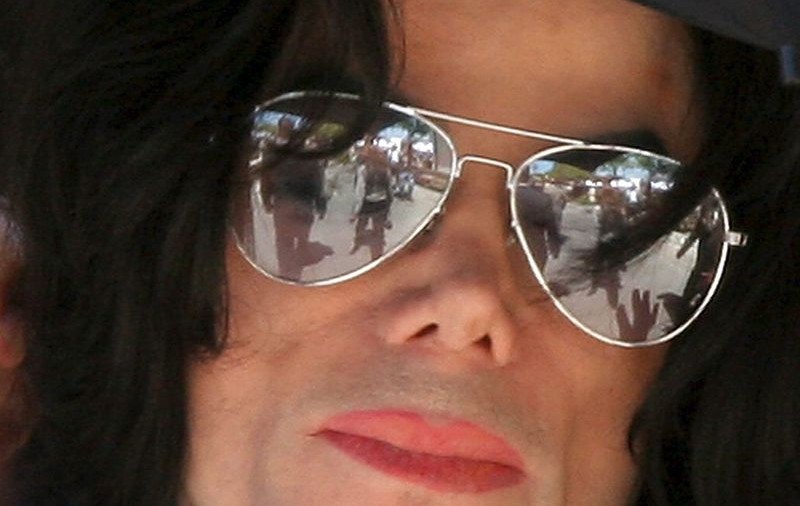 Presupusa "soţie secretă" a lui Michael Jackson nu primeşte bani din averea starului