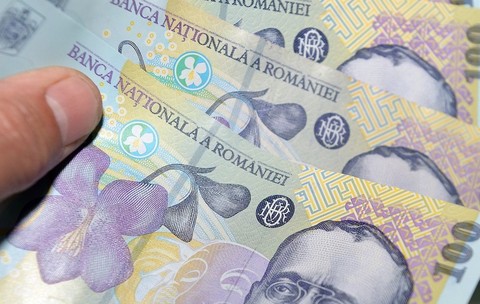 Mii de români primesc ajutoarele sociale marți, 20 octombrie. Sursă foto: Getty Images.