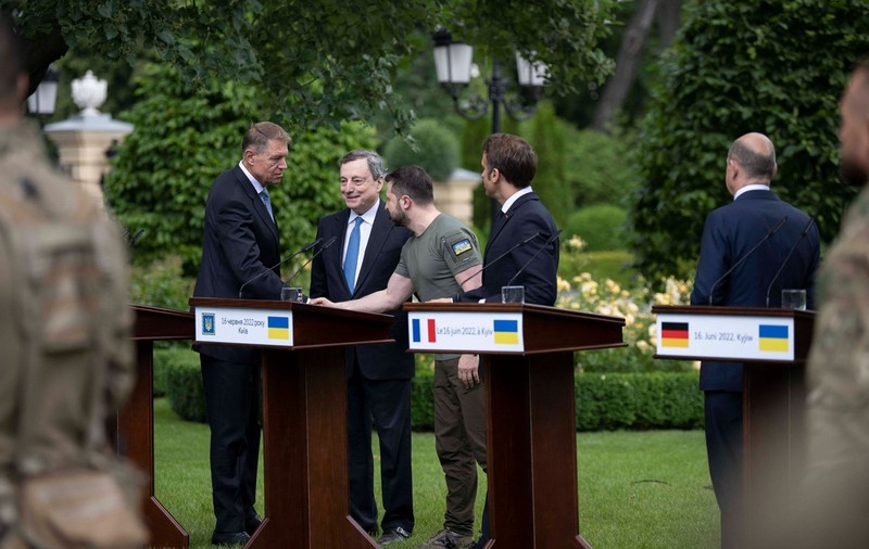 Vizita celor patru lideri europeni la Kiev, în presa internațională. Focus pe Macron, Scholz și Draghi, mai puțin pe Iohannis