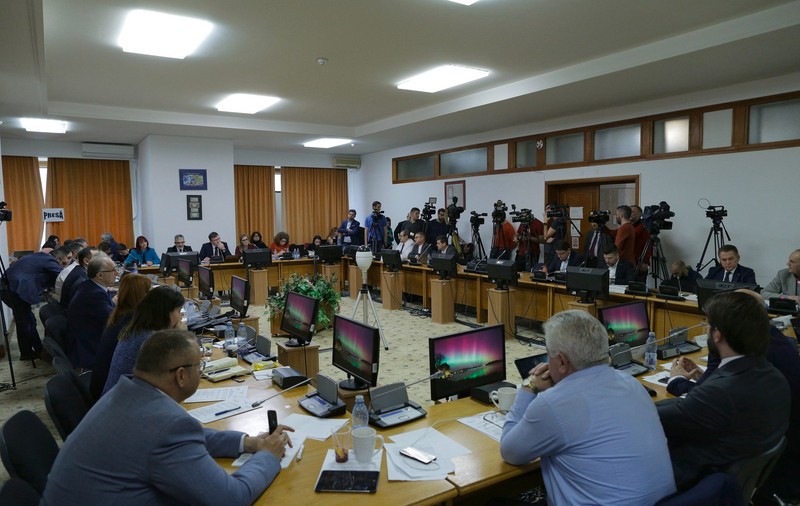 UPDATE. A doua zi de dezbateri pe bugetul de stat pe 2019, în Parlament. Scandal pe bugetul Ministerului Educaţiei