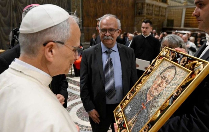 Istorici și intelectuali contestă afirmațiile deputatului Silviu Vexler despre cardinalul Iuliu Hossu: „Nu a salvat mii de evrei”