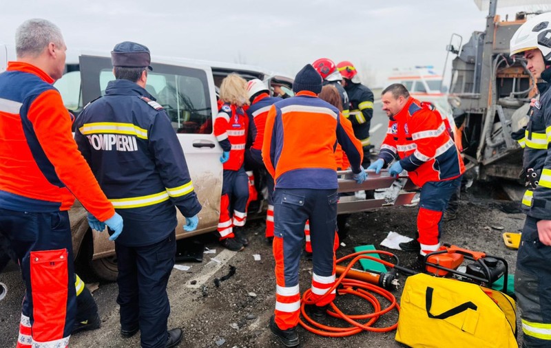 Accident pe DN5, soldat cu opt răniți: descarcerări și transport de urgență cu elicopterul