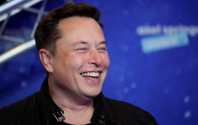 Elon Musk i-a aprins pe fanii lui Manchester United după ce a anunțat pe Twitter că vrea să cumpere echipa. Acesta a spus apoi că era doar o glumă