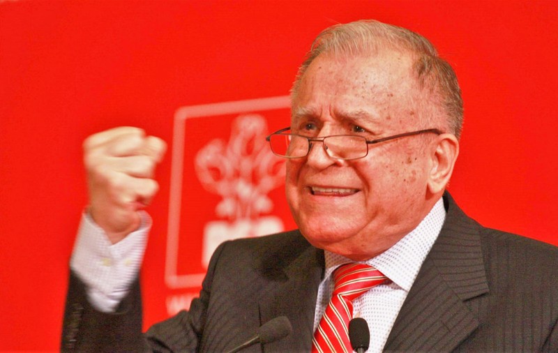 Rapoartele CIA recent desecretizate arată cum visul lui Ion Iliescu s-a împlinit: el nu dorea mai multe partide. De 30 de ani, politicienii stau în aceeași ciorbă și-l confirmă!