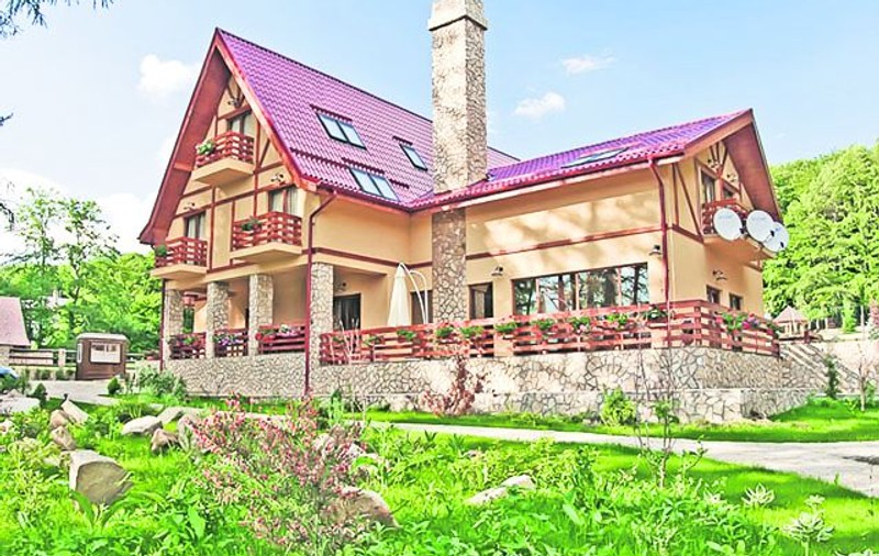 Libertatea îţi dezvăluie cât te costă o vacanţă în casele vedetelor