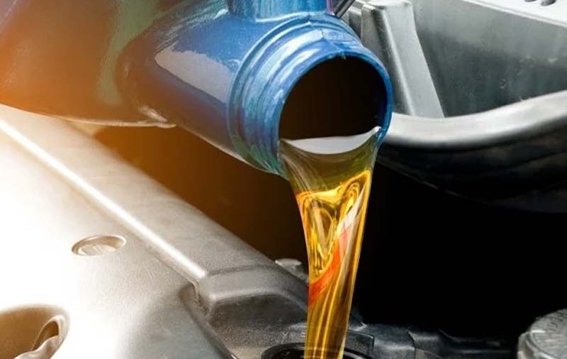 Ce trebuie să știi despre uleiul de motor? De ce este extrem de important pentru mașina ta?