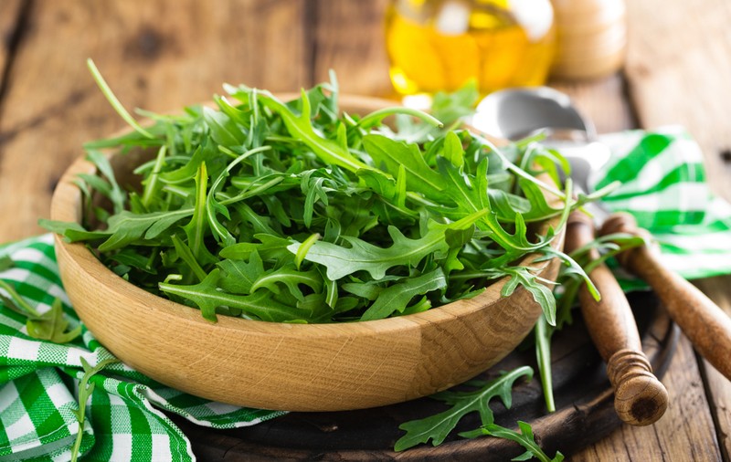 Rucola - ce este, cum se mănâncă și ce beneficii au frunzele de rucola