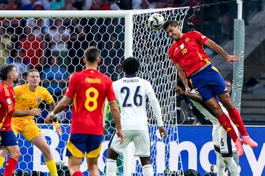 Rodri of Spain heads the ball during the UEFA EURO 2024 Final match between Spain and England at Olympiastadion on July 14, 2024 in Berlin, Germany. Spain v England - UEFA EURO 2024 Final, Olympiastadion, Berlin, Germany - 14 Jul 2024,Image: 889700473, License: Rights-managed, Restrictions: , Model Release: no