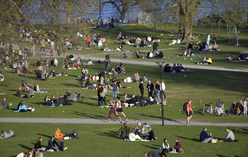 Modelul suedez, departe de imunitatea de grup. Doar 7,3% dintre locuitorii din Stockholm aveau anticorpi pentru COVID în aprilie