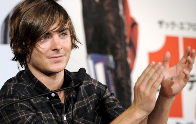 Zac Efron: "Am avut o mustaţă respingătoare în liceu"