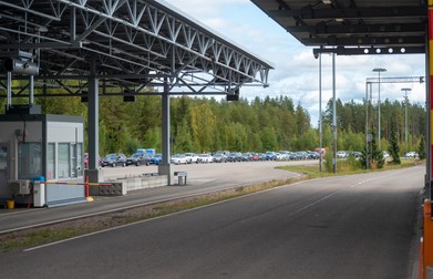 Cozi mari de mașini s-au format la vama cu Finlanda
