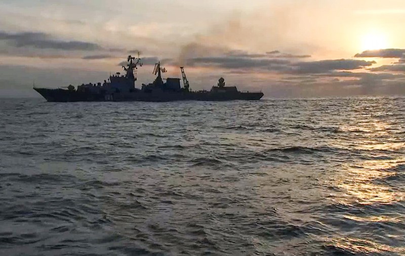Turcia interzice trecerea navelor de război prin Bosfor şi Dardanele