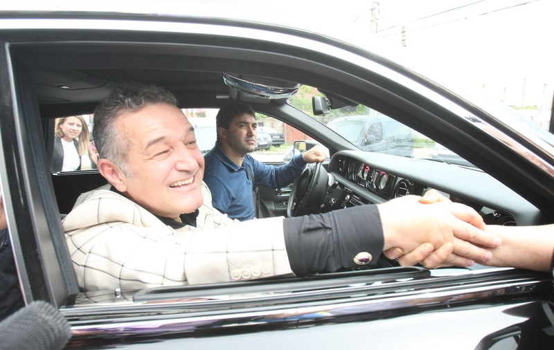 Gigi Becali munceşte din nou. Ce a făcut astăzi patronul Stelei