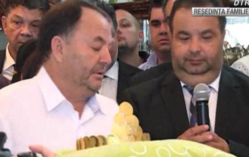 Moştenitorii lui Cioabă sunt MULŢUMIŢI: AMÂNDOI vor fi "REGI" şi vor avea CÂTE O COROANĂ! Vezi cum arată NOUL ÎNSEMN AL PUTERII! FOTO