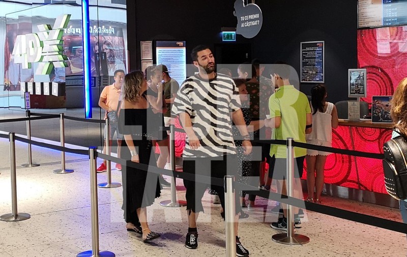 FOTO EXCLUSIV/ Smiley și Gina Pistol nu se mai ascund! Unde au fost surprinși cei doi vineri seară