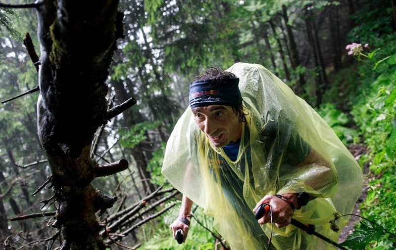 Toma Coconea conduce plutonul Red Bull X-Alps după prima zi de concurs. A parcurs peste 120 km în mai puțin de 24 de ore
