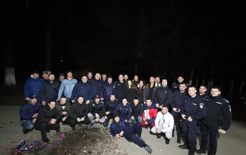 Zeci de jandarmi din Brașov, amendați după petrecerea-surpriză dată pentru șeful lor, la pensionare