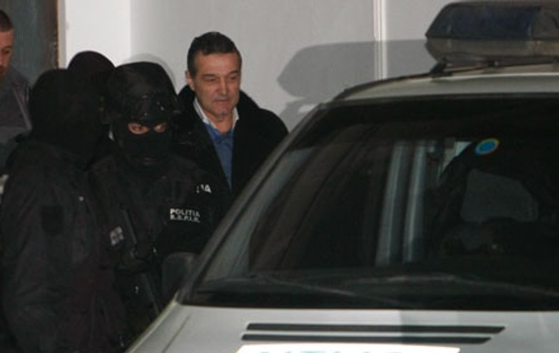 Motivele arestării lui Becali