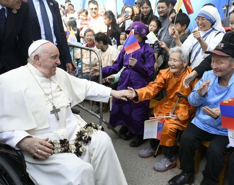 Papa Francisc începe o vizită în Mongolia, țară unde trăiesc mai puțin de 1.500 de catolici