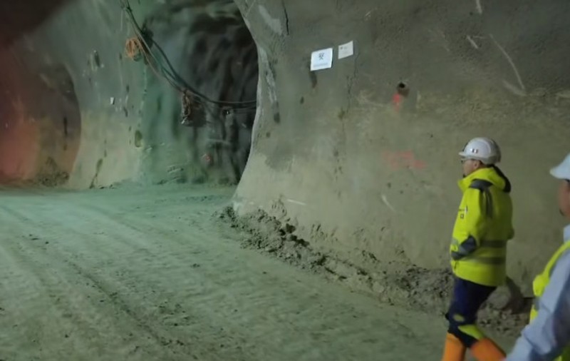 A fost forat primul kilometru de tunel din autostrada Pitești-Sibiu. Imagini de pe șantier | VIDEO