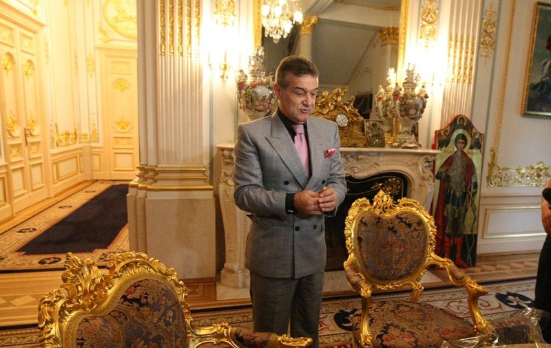 Averea lui Becali, în pericol? Peste 40 de cereri de faliment depuse pentru o firmă de-a lui