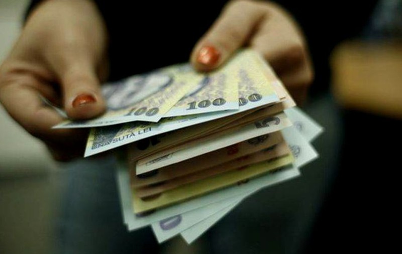 Salarii de bugetari! Cât câștigă, din 2018, un director de serviciu și un șofer dintr-o primărie de sector din București