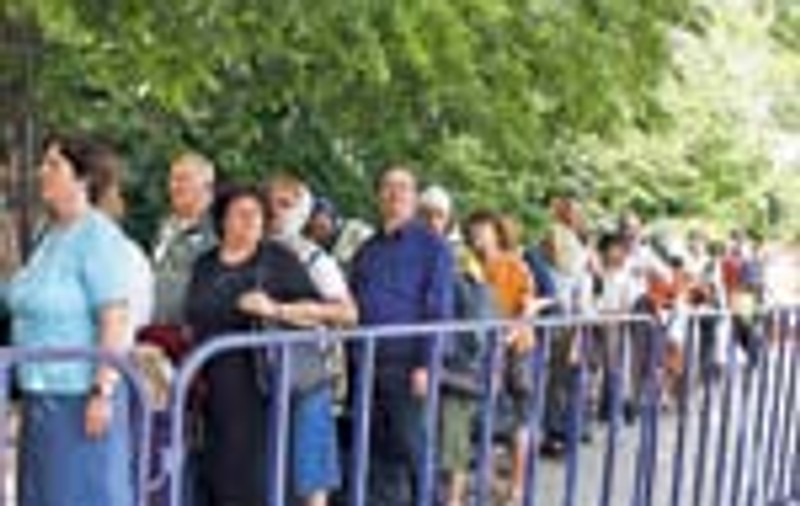 'Ma rog pentru fiica mea bolnava'
