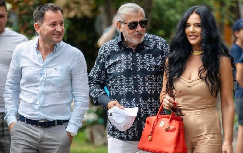 Ce cadouri i-a făcut Ilie Năstase soției sale de ziua ei. Ioana Simion a împlinit 48 de ani