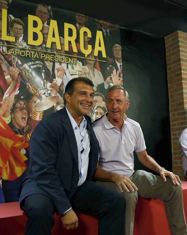 Cruyff, diagnosticat cu cancer! Țigările fumate în tinerețe i-au distrus plămânii! ^Mutu, Moți sau Pițurcă au tras în piept ca turcii / GALERIE FOTO